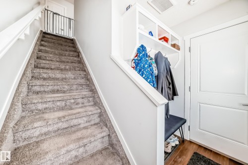 1077 Cy Becker Road, Edmonton, AB - Indoor Photo Showing Other Room