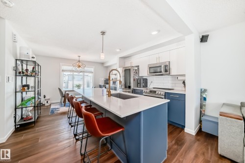 1077 Cy Becker Road, Edmonton, AB - Indoor Photo Showing Kitchen With Upgraded Kitchen