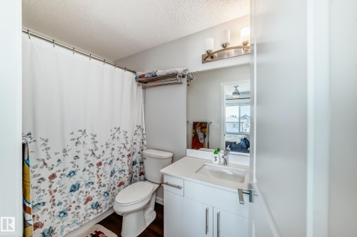1077 Cy Becker Road, Edmonton, AB - Indoor Photo Showing Bathroom