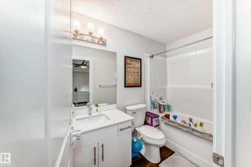 1077 Cy Becker Road, Edmonton, AB - Indoor Photo Showing Bathroom