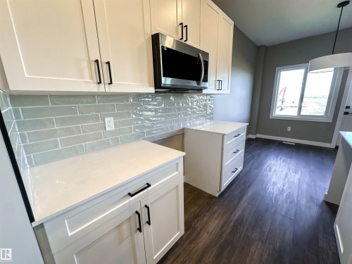 20 Eton Link, Spruce Grove, AB - Indoor Photo Showing Kitchen