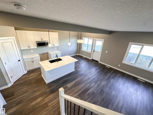 20 Eton Link, Spruce Grove, AB - Indoor Photo Showing Kitchen