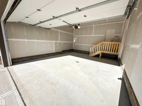 20 Eton Link, Spruce Grove, AB - Indoor Photo Showing Garage