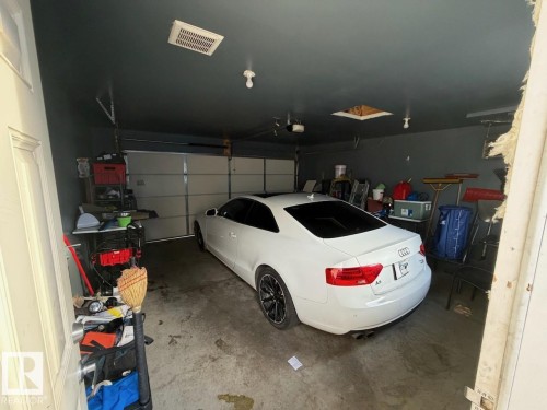17907 62 Street, Edmonton, AB - Indoor Photo Showing Garage
