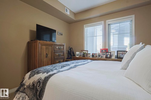116 4450 Mccrae Avenue Nw, Edmonton, AB - Indoor Photo Showing Bedroom