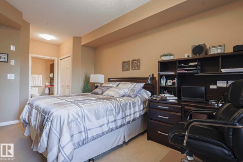 116 4450 Mccrae Avenue Nw, Edmonton, AB - Indoor Photo Showing Bedroom