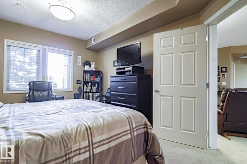 116 4450 Mccrae Avenue Nw, Edmonton, AB - Indoor Photo Showing Bedroom