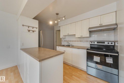 161 Royal Road, Edmonton, AB - Indoor Photo Showing Kitchen With Double Sink