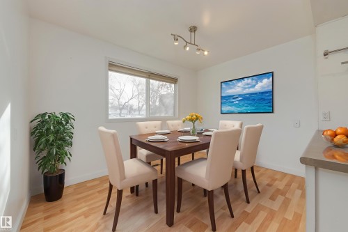 161 Royal Road, Edmonton, AB - Indoor Photo Showing Dining Room