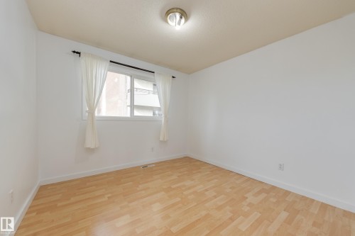 161 Royal Road, Edmonton, AB - Indoor Photo Showing Other Room