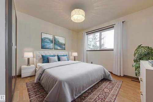 161 Royal Road, Edmonton, AB - Indoor Photo Showing Bedroom