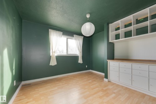 161 Royal Road, Edmonton, AB - Indoor Photo Showing Other Room
