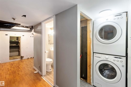 17 Ross Drive, Fort Saskatchewan, AB - Indoor Photo Showing Laundry Room