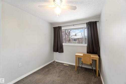 17 Ross Drive, Fort Saskatchewan, AB - Indoor Photo Showing Other Room
