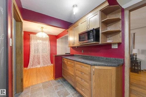 7315 83 Street, Edmonton, AB - Indoor