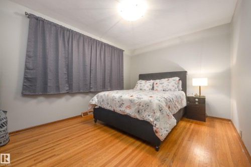 7315 83 Street, Edmonton, AB - Indoor Photo Showing Bedroom