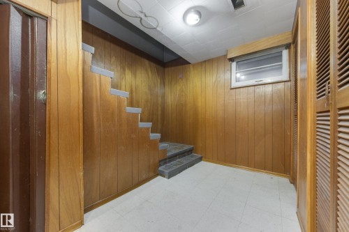 7315 83 Street, Edmonton, AB - Indoor