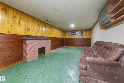 7315 83 Street, Edmonton, AB - Indoor