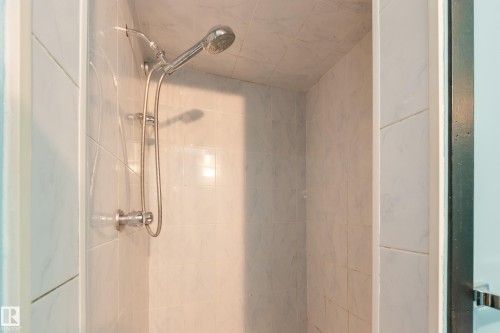 7315 83 Street, Edmonton, AB - Indoor Photo Showing Bathroom