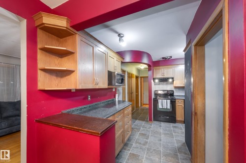 7315 83 Street, Edmonton, AB - Indoor