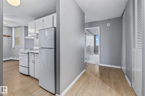 805 12141 Jasper Avenue, Edmonton, AB - Indoor Photo Showing Kitchen