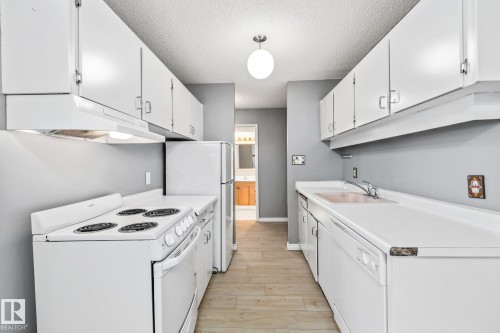 805 12141 Jasper Avenue, Edmonton, AB - Indoor Photo Showing Kitchen