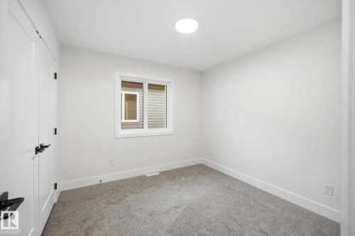 68 Hemingway Crescent, Spruce Grove, AB - Indoor Photo Showing Other Room