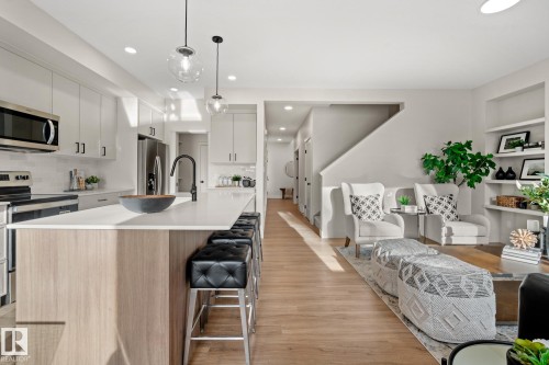 10 Grayson Green, Stony Plain, AB - Indoor Photo Showing Kitchen With Upgraded Kitchen