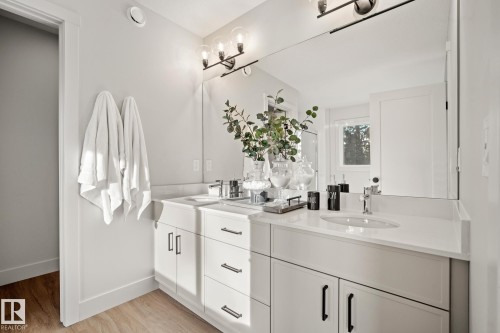 10 Grayson Green, Stony Plain, AB - Indoor Photo Showing Bathroom