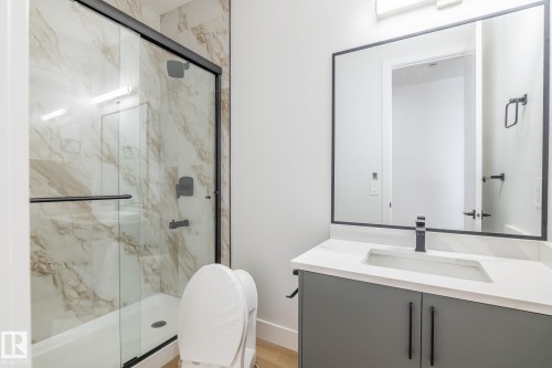 615 Astoria Way, Devon, AB - Indoor Photo Showing Bathroom