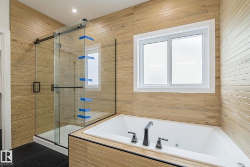 615 Astoria Way, Devon, AB - Indoor Photo Showing Bathroom