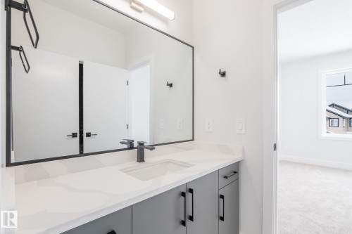 615 Astoria Way, Devon, AB - Indoor Photo Showing Bathroom