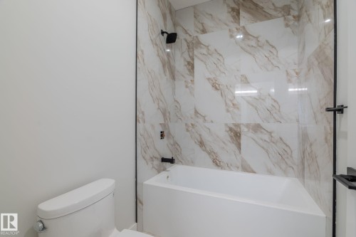 615 Astoria Way, Devon, AB - Indoor Photo Showing Bathroom