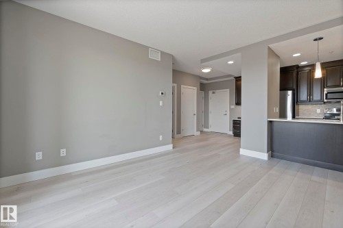 213 11080 Ellerslie Road, Edmonton, AB - Indoor Photo Showing Kitchen