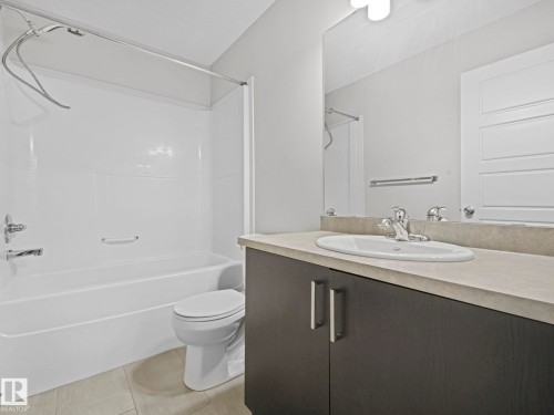 11 4470 Prowse Road, Edmonton, AB - Indoor Photo Showing Bathroom