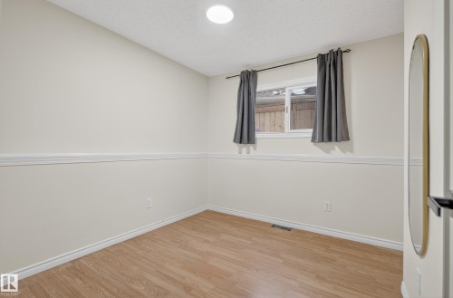 6520 154 Avenue, Edmonton, AB - Indoor Photo Showing Other Room