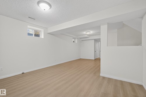 6520 154 Avenue, Edmonton, AB - Indoor Photo Showing Other Room
