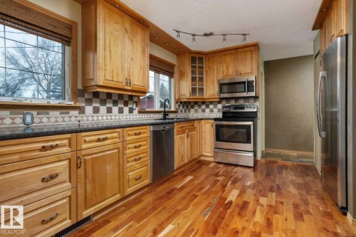 9124 167 Street, Edmonton, AB - Indoor Photo Showing Kitchen