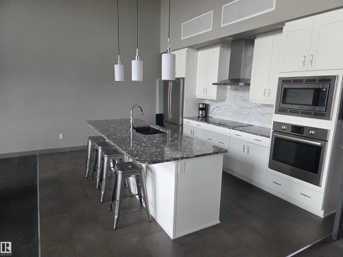 736 200 Bellerose Drive, St. Albert, AB - Indoor Photo Showing Kitchen With Upgraded Kitchen