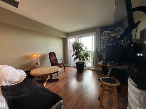 406 920 156 Street, Edmonton, AB - Indoor Photo Showing Living Room