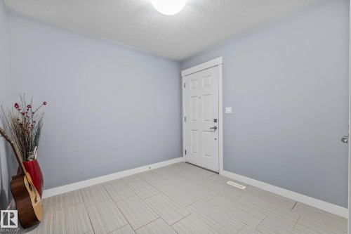 17504 13 Avenue, Edmonton, AB - Indoor Photo Showing Other Room