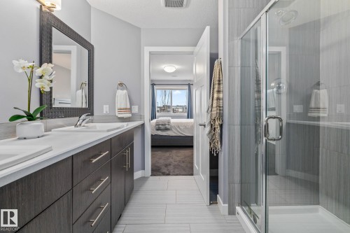 17504 13 Avenue, Edmonton, AB - Indoor Photo Showing Bathroom
