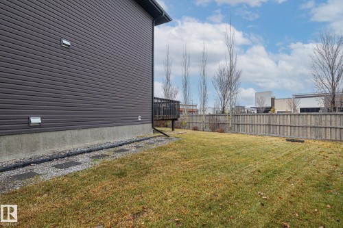 17504 13 Avenue, Edmonton, AB - Outdoor