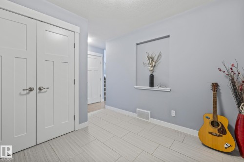 17504 13 Avenue, Edmonton, AB - Indoor Photo Showing Other Room