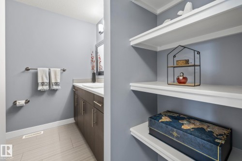 17504 13 Avenue, Edmonton, AB - Indoor Photo Showing Bathroom