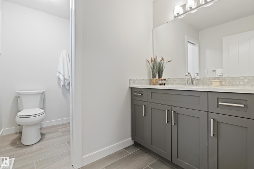 2140 Koshal Way, Edmonton, AB - Indoor Photo Showing Bathroom