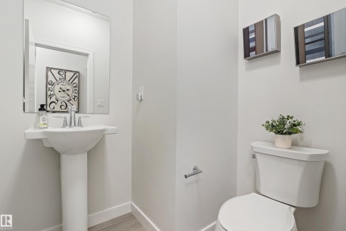 2140 Koshal Way, Edmonton, AB - Indoor Photo Showing Bathroom