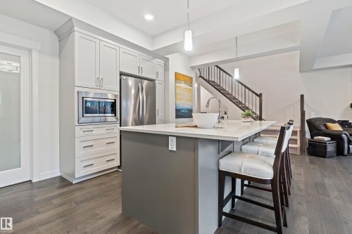 2140 Koshal Way, Edmonton, AB - Indoor Photo Showing Kitchen With Upgraded Kitchen