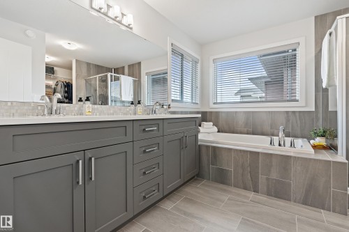 2140 Koshal Way, Edmonton, AB - Indoor Photo Showing Bathroom