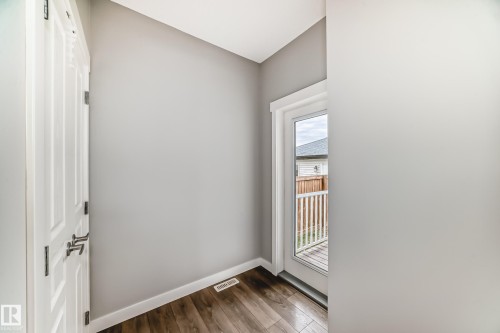 2033 Cavanagh Drive, Edmonton, AB - Indoor Photo Showing Other Room